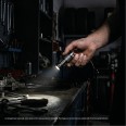 MIGHTY MIKE : Lampe torche LED rechargeable de 15 W. 1500 lumens, IPX4. Seulement 8 cm !