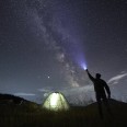 MAGNUM: Rechargeable 3W LED plastic flashlight. Side-mounted flashlight and zoom.