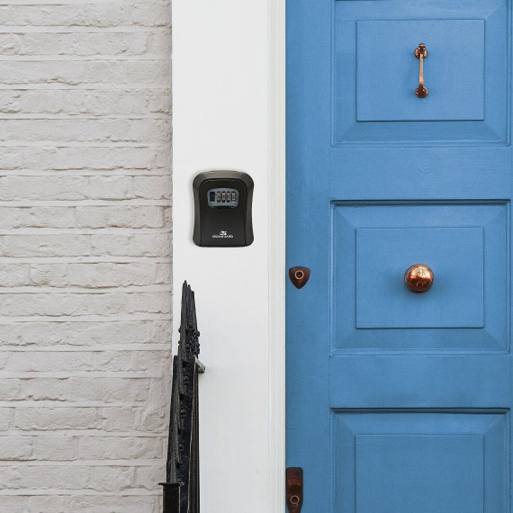 Key safe. Medium model with code protection....