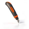 Professional self-locking cutter with 2 spare blades.