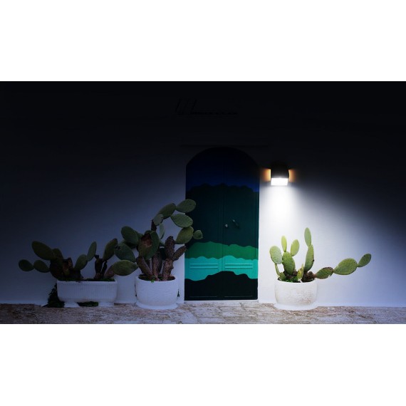 COLOMBA: 4W (500lm) solar-powered LED wall...