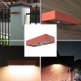 Applique murale LED solaire de 800 lumens avec détecteur de mouvement. Couleur brique.
