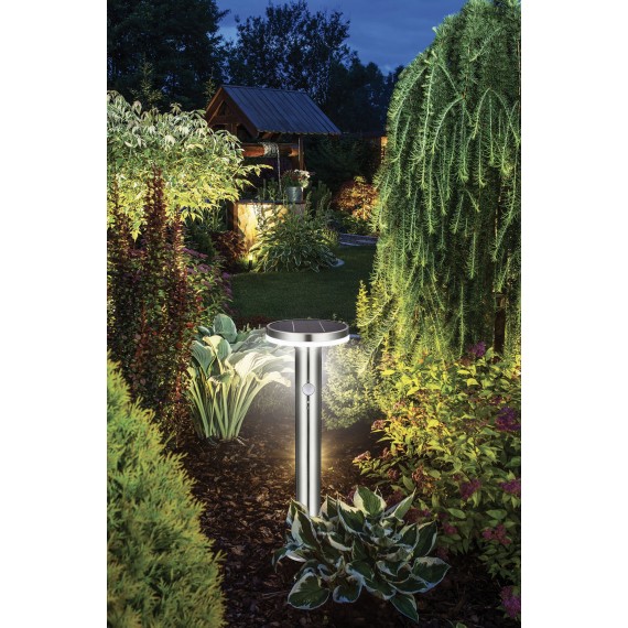 DEVILS TOWER: 600-lumen solar LED floor lamp....