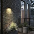 HOLDEN: 1000-lumen solar LED wall light with motion detector. Black