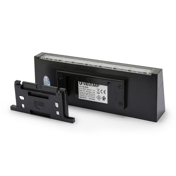 LINER: 700-lumen solar LED wall light with...