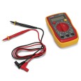 7-in-1-Digitaltester mit Messspitzen, Schutzgehäuse und hintergrundbeleuchtetem Display