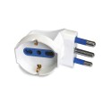 90°-Schuko-Adapter: 1 10/16-A-Steckdose mit Schuko-Stecker anstelle eines 16-A-Steckers