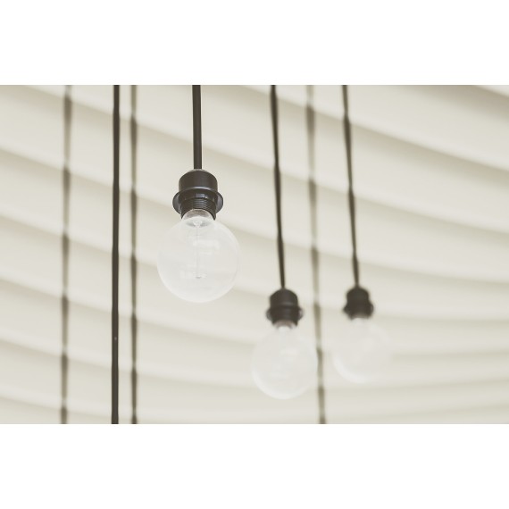 E14 thermoplastic lamp holder. Fully threaded,...