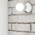 Thermoplastic spotlight with E27 socket and straight base. White.