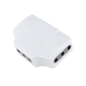 Adattatore presa tripla: 3 prese 10A e 1 spina 10A 2