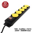 Toma múltiple para exterior IP44 - 5 tomas estándar francesas 2P+T de 16 A con tapa y enchufe de 16 A