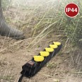 Toma múltiple para exterior IP44 - 5 tomas estándar francesas 2P+T de 16 A con tapa y enchufe de 16 A
